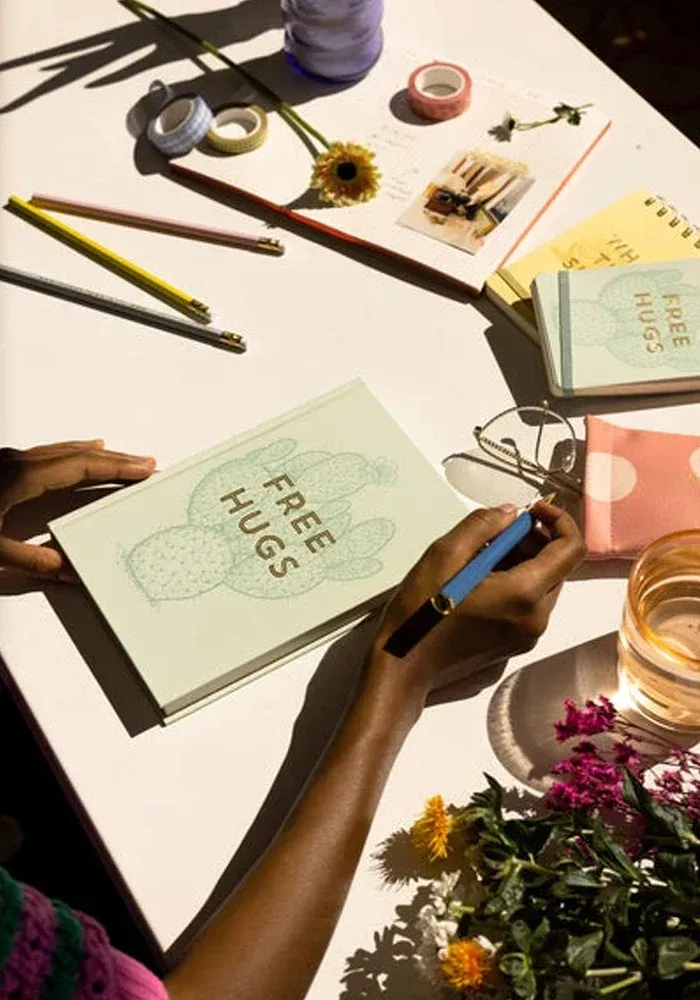 Carnet Free Hugs Vert – Image 2